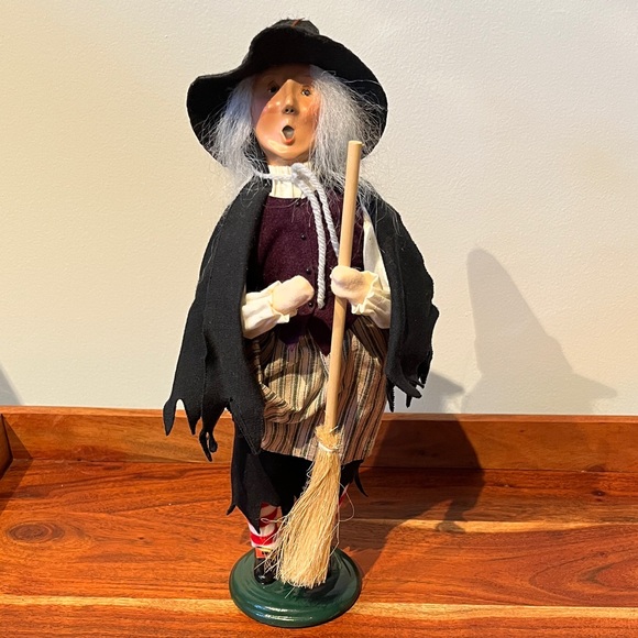 VINTAGE BYERS’ CHOICE HALLOWEEN WITCH - Picture 1 of 9